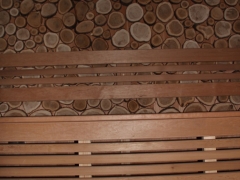 Интерьер бани с дубовыми спилами (3D-sauna.ru)