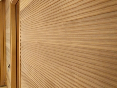Дизайнерская отделка стены деревом в комнате отдыха - 3D-sauna.ru