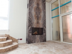 Пристенный камин с мраморной облицовкой - монтаж каминов 3D-sauna.ru