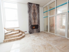 Пристенный камин с мраморной облицовкой - монтаж каминов 3D-sauna.ru