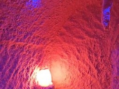 Соляная комната с соляными сталактитами и подсветкой (3D-sauna.ru)