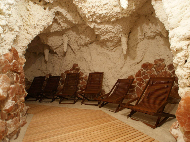 Соляные пещеры и галокамеры