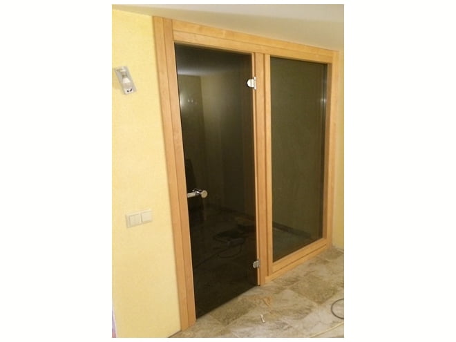 Стеклянный фасад  в сауне п. Сиеста